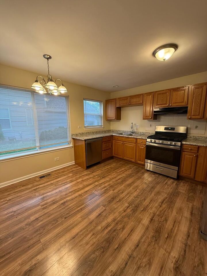 Property Photo: 2404 Lexington Lane IL 60540
