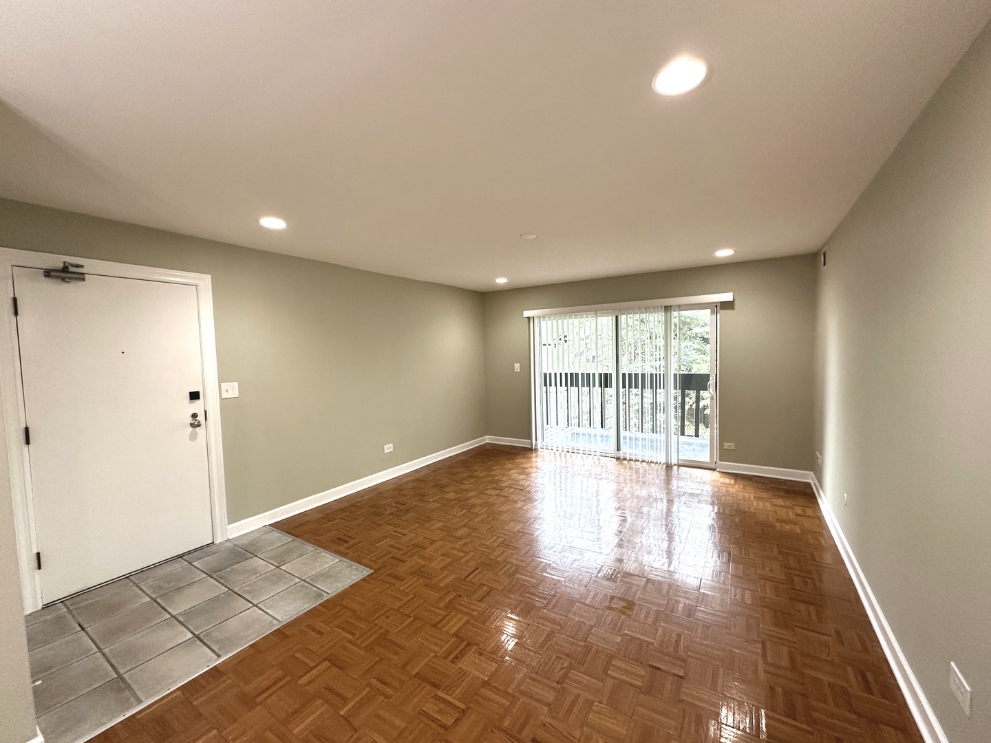 Property Photo: 6179 Knollwood Road 208 IL 60527