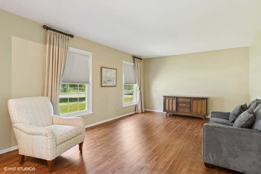 Property Photo: 21 39th Street IL 60515