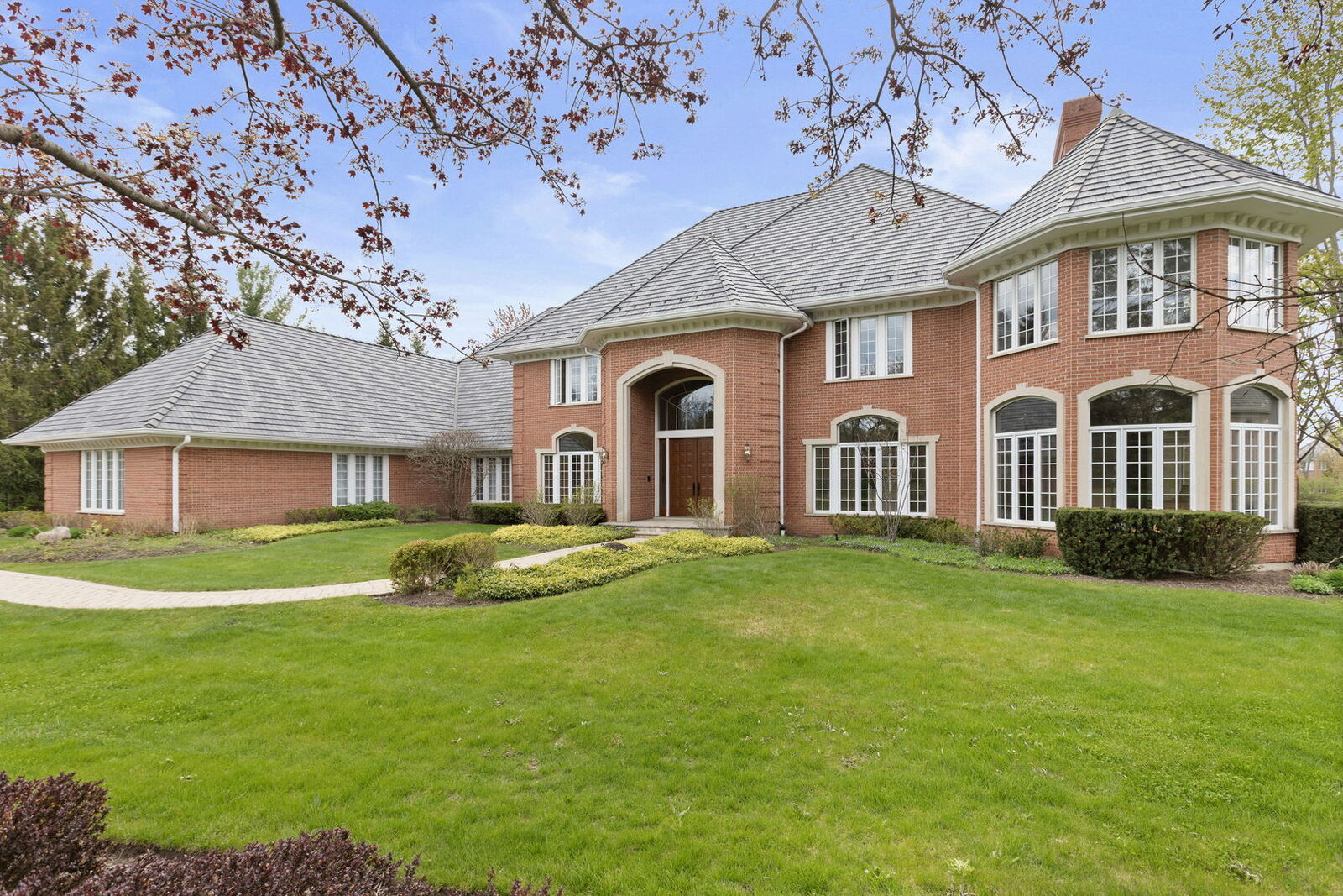 Property Photo: 880 Woodstream Court IL 60045