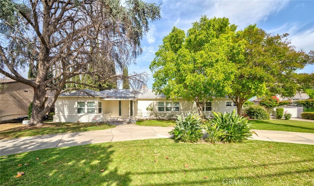 Property Photo:  1850 S 2nd Avenue  CA 91006 