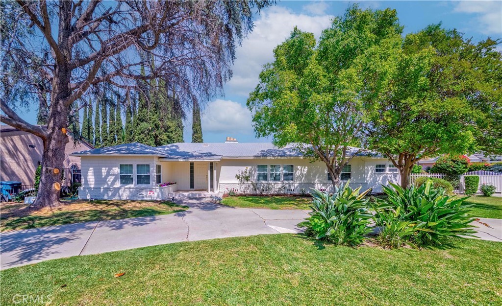 Property Photo: 1850 S 2nd Avenue CA 91006