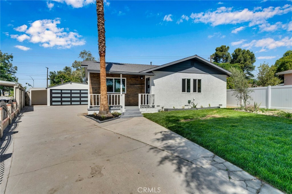 Property Photo:  8332 Cherimoya Avenue  CA 92335 
