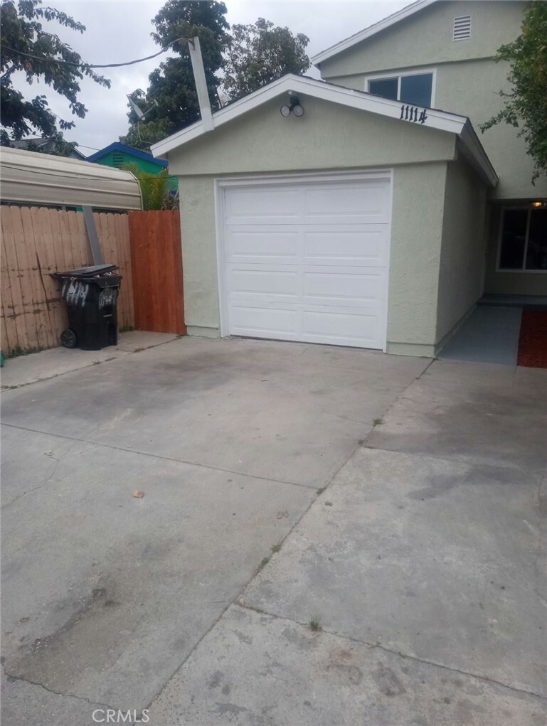 Property Photo: 11114 Evers Avenue CA 90059