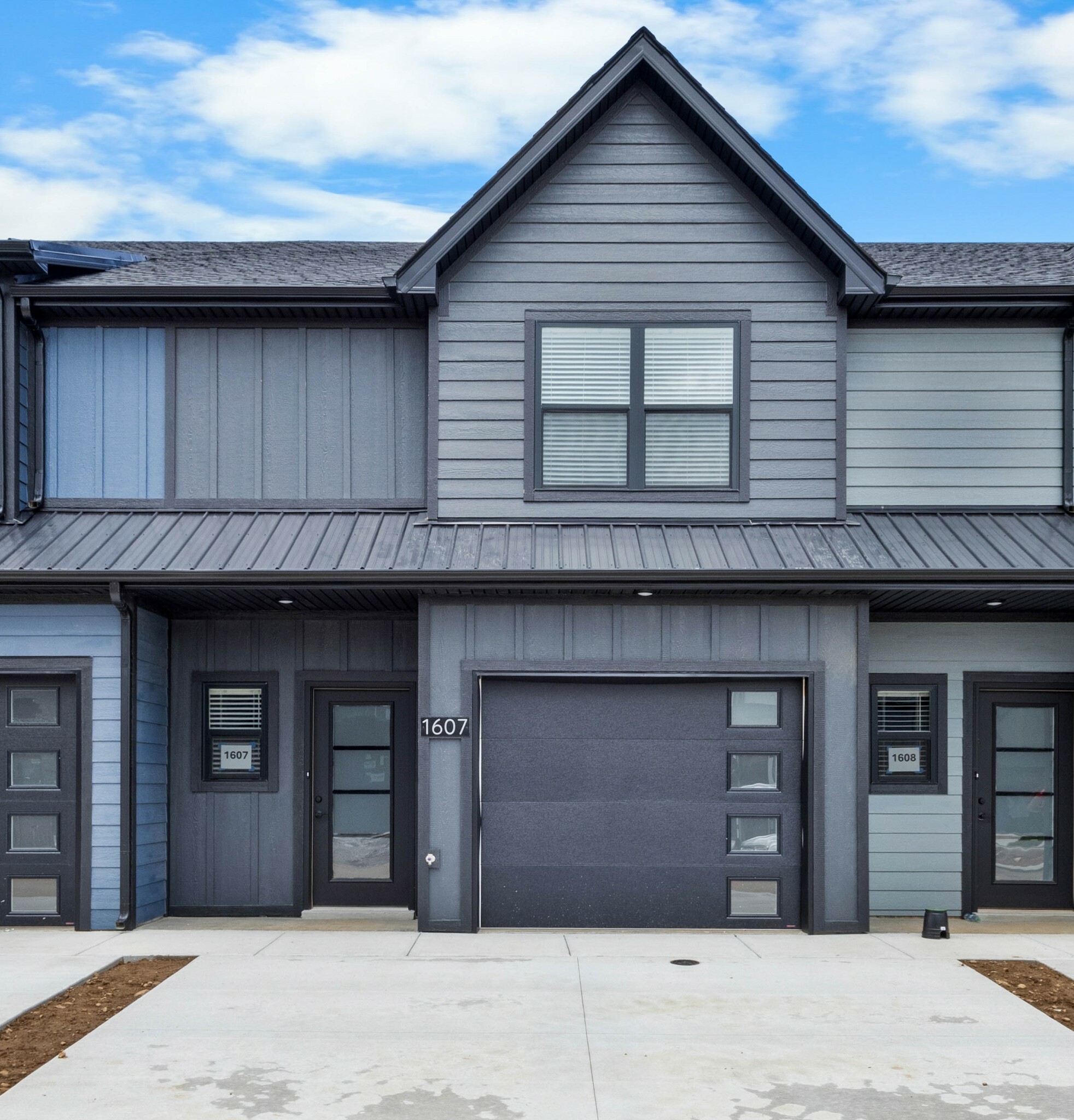 Property Photo: 1607 Jonathan Wade Circle TN 37043