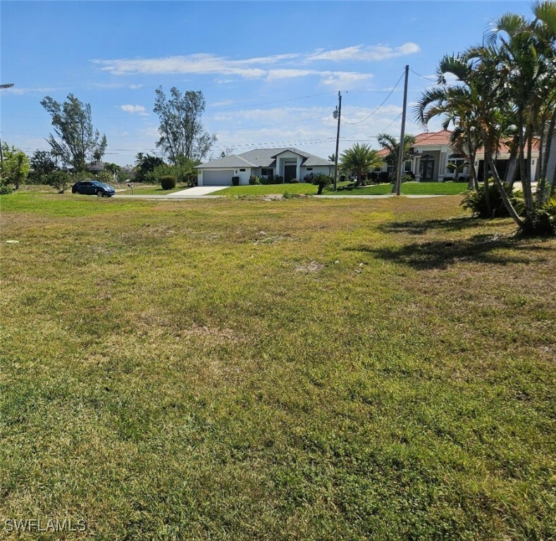Property Photo: 420 SW 38th Place FL 33991