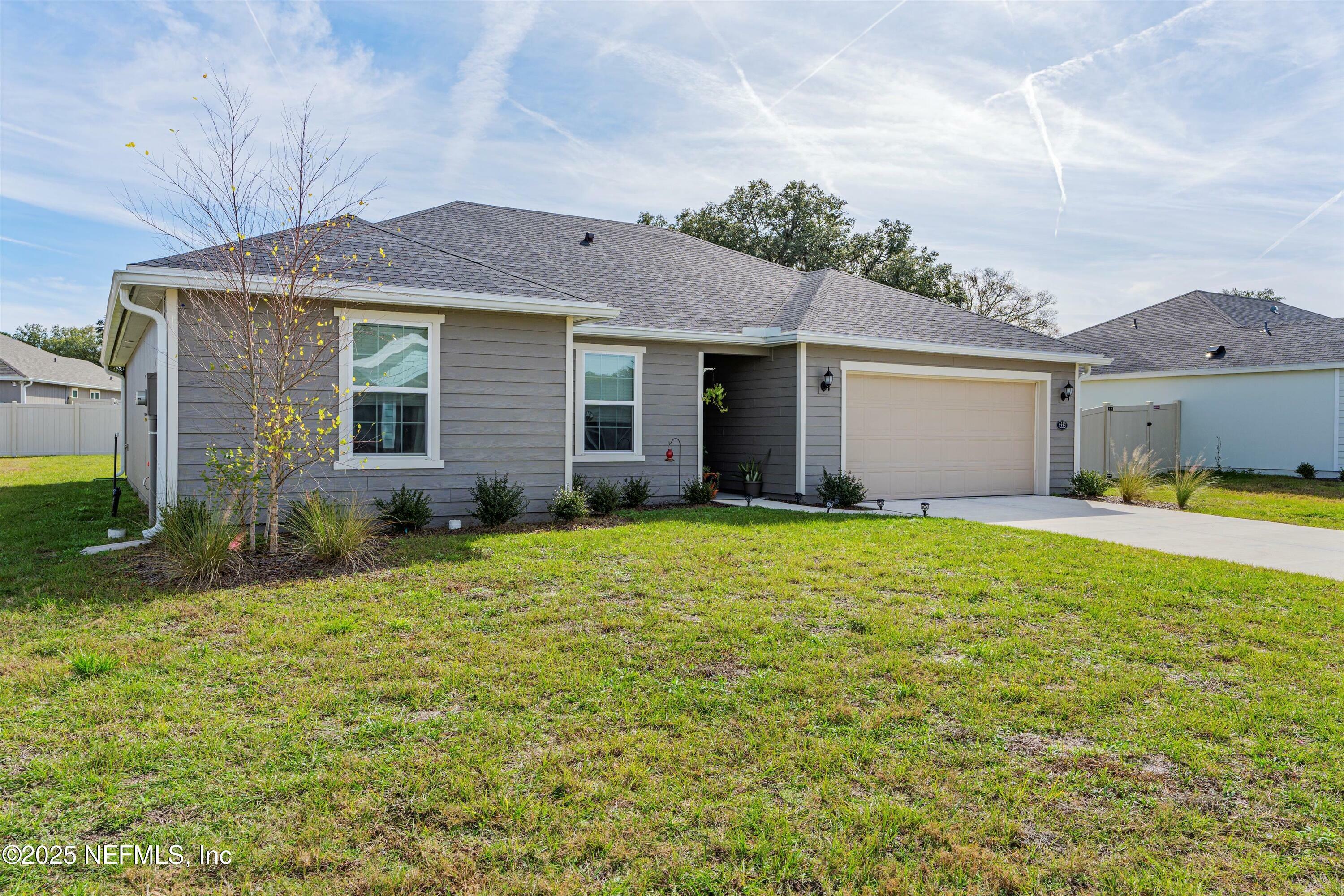 Property Photo: 4553 Prosperity Way FL 32210