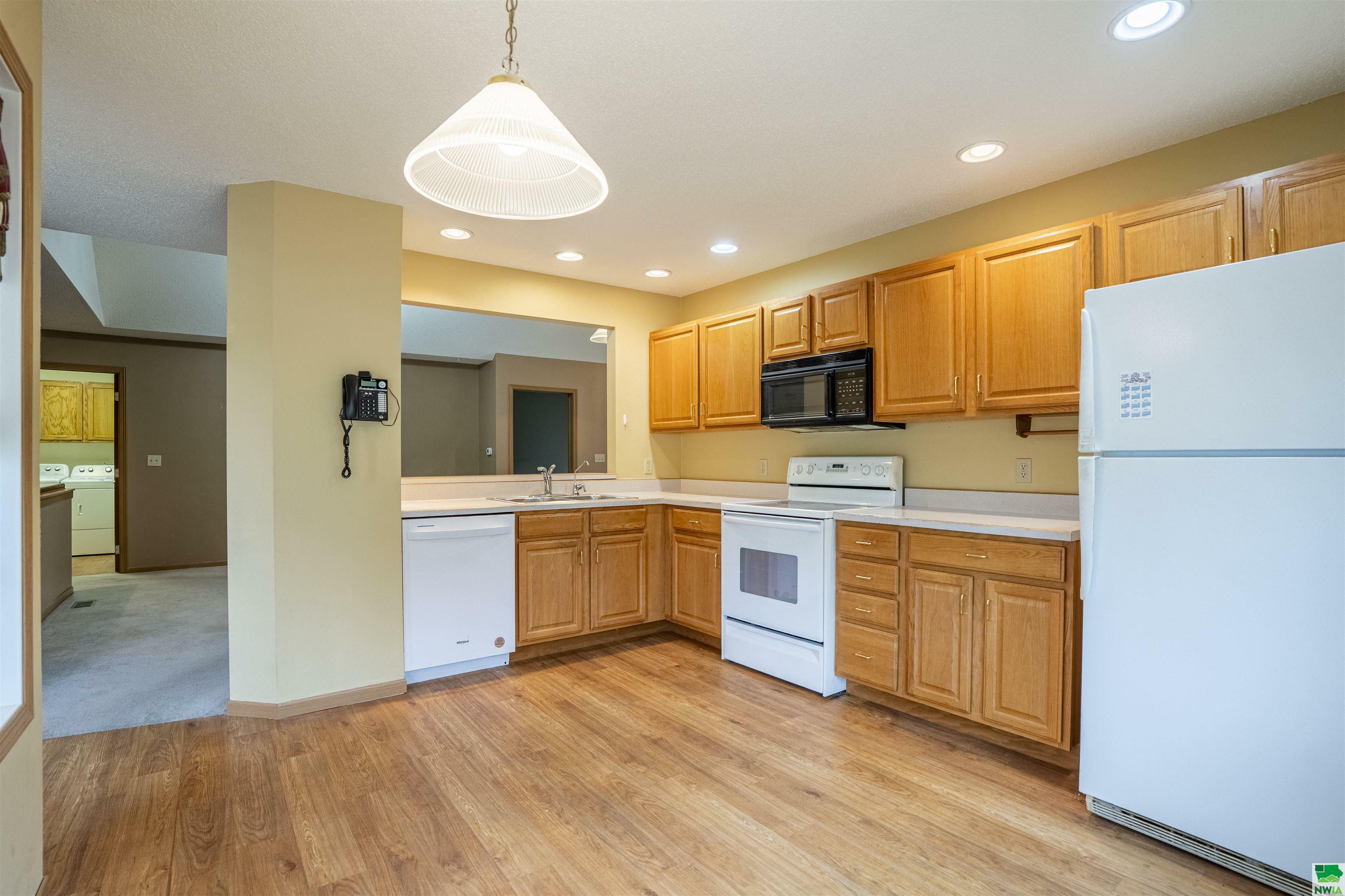 Property Photo: 790 Cedar View Dr 401 IA 51031