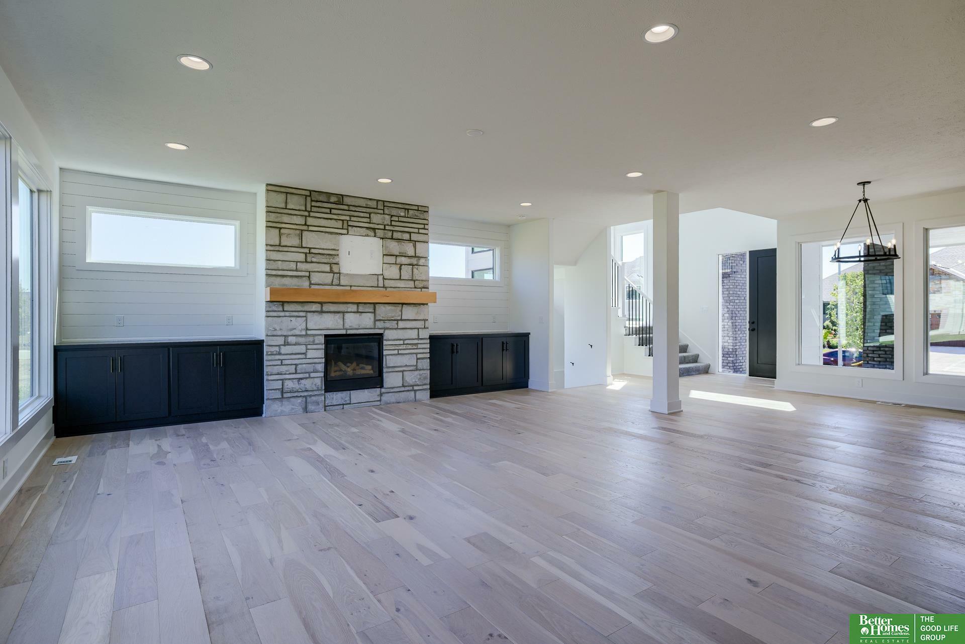 Property Photo: 5409 N 197th Street NE 68022