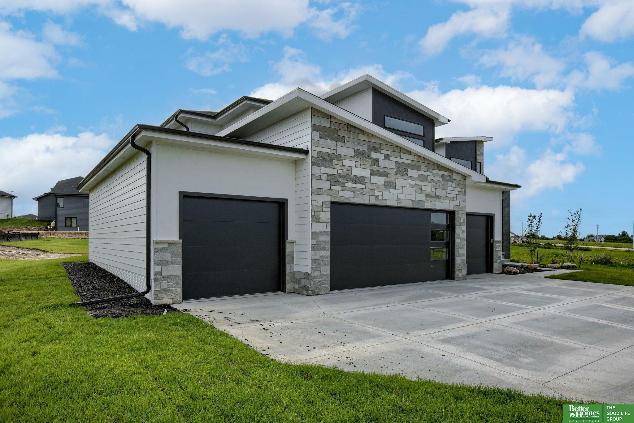 Property Photo: 5409 N 197th Street NE 68022