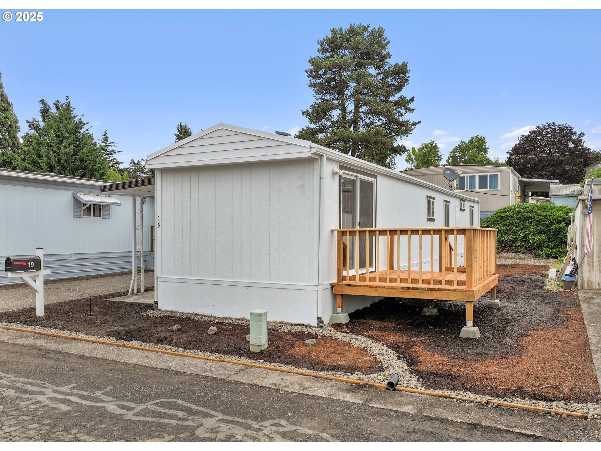 Property Photo: 4424 SE Roethe Rd 19 OR 97267