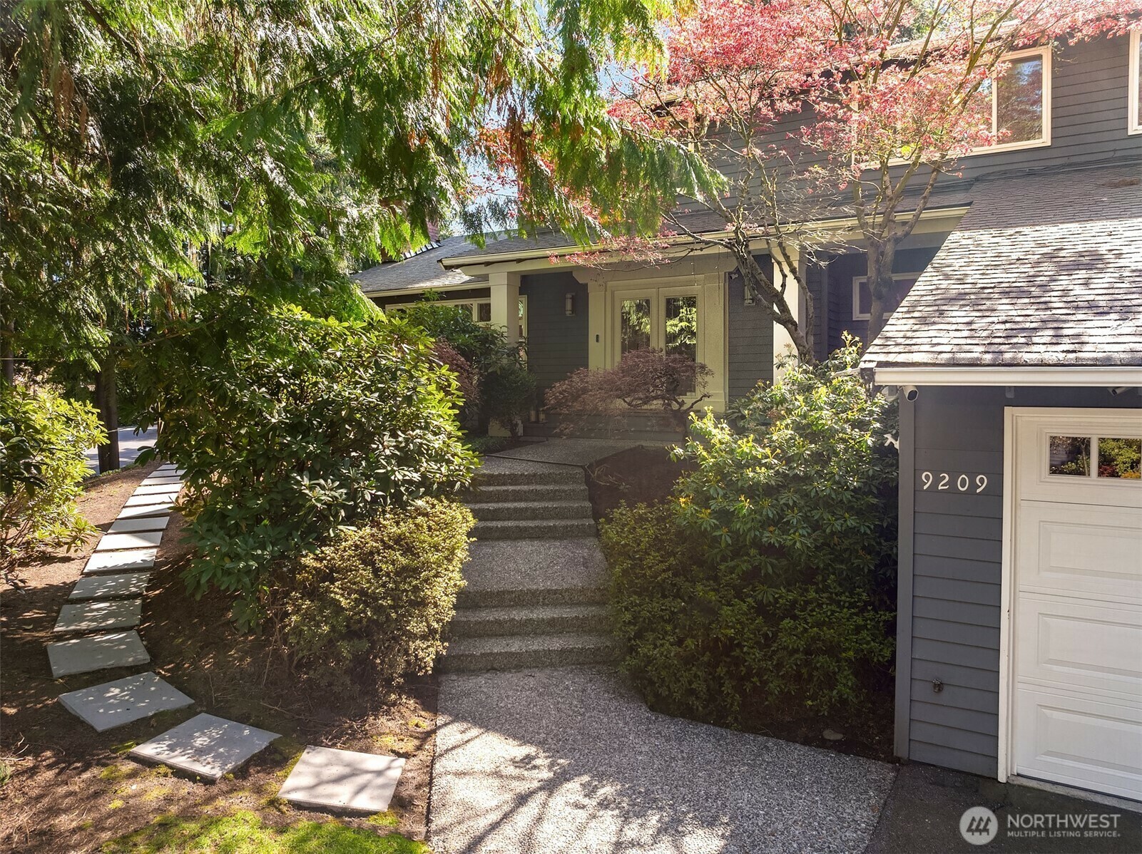 Property Photo: 9209 SE 57th Street WA 98040
