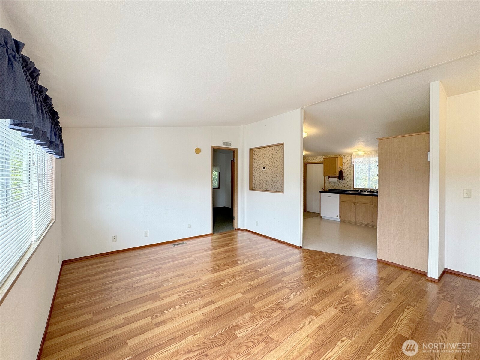 Property Photo: 1009 W Fountain Street WA 98363