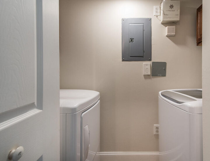 Property Photo:  101 Villa Circle  FL 33435 