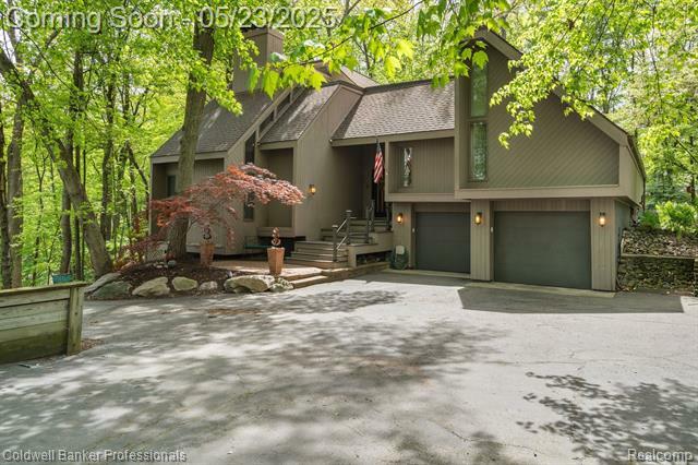Property Photo: 4943 Canyon Oaks Drive MI 48114