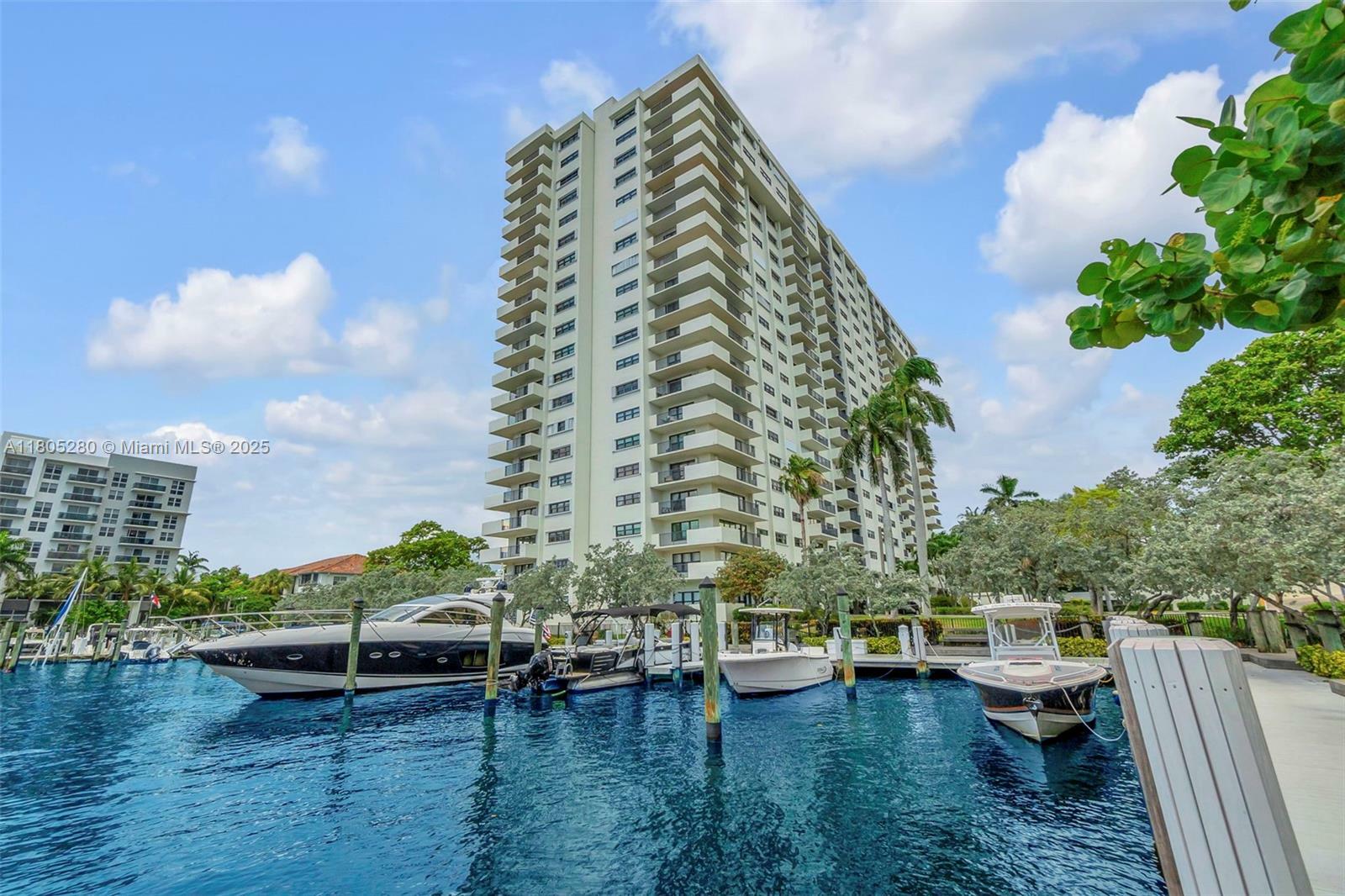 Property Photo: 3200 Port Royale Dr N 1104 FL 33308