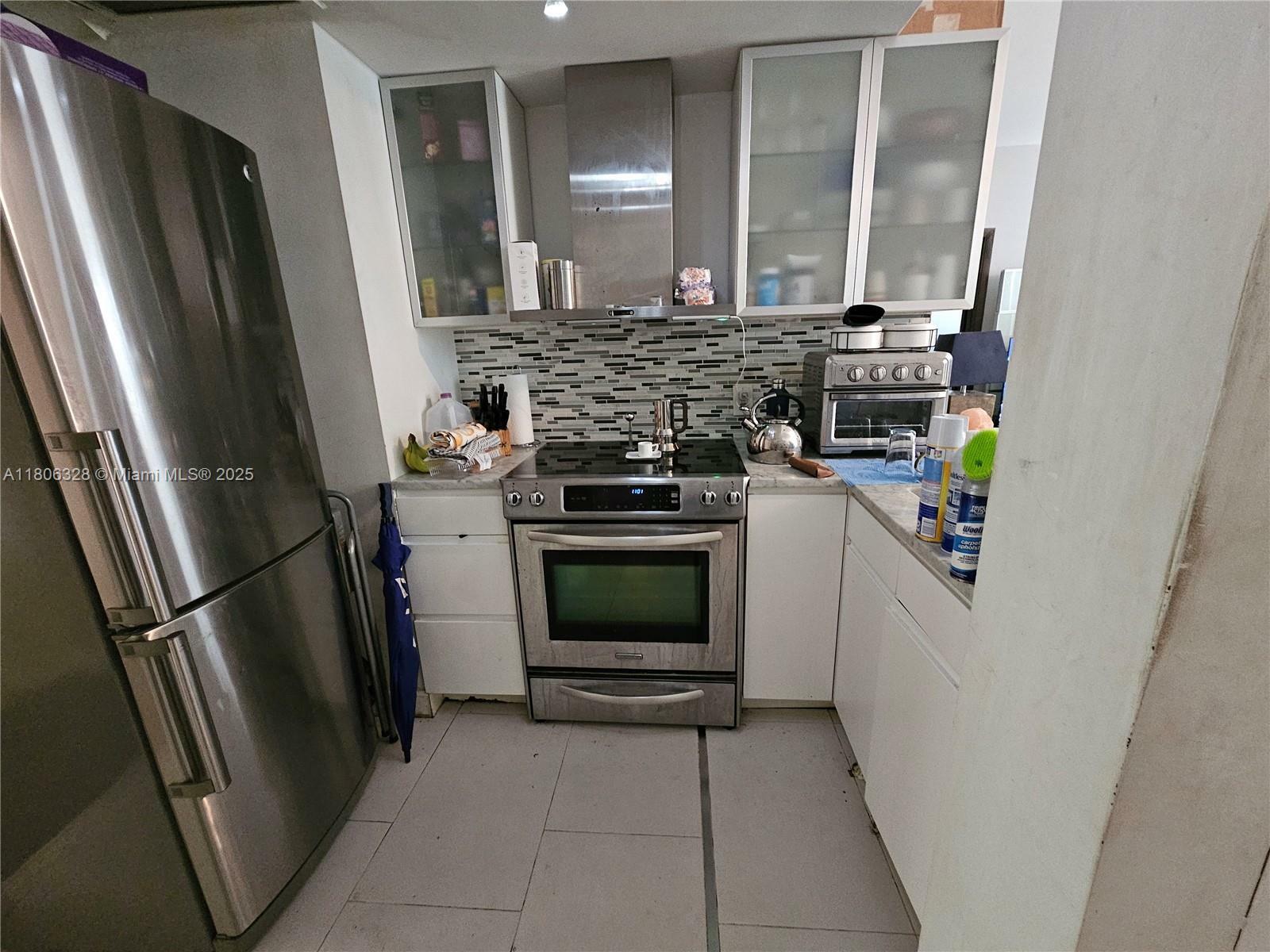 Property Photo: 1242 Drexel Ave 103 FL 33139