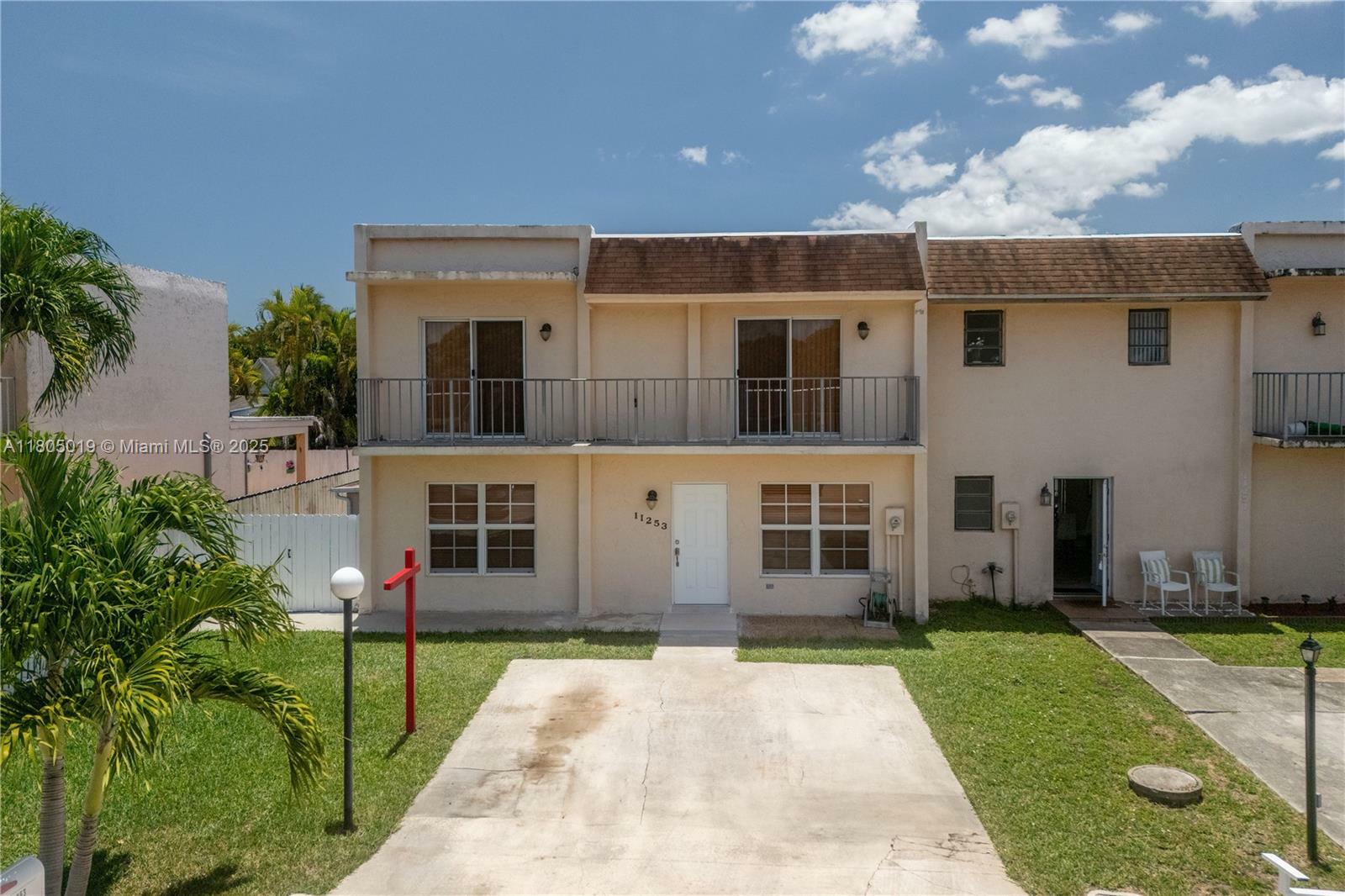 Property Photo: 11253 SW 33rd Cir Pl FL 33165