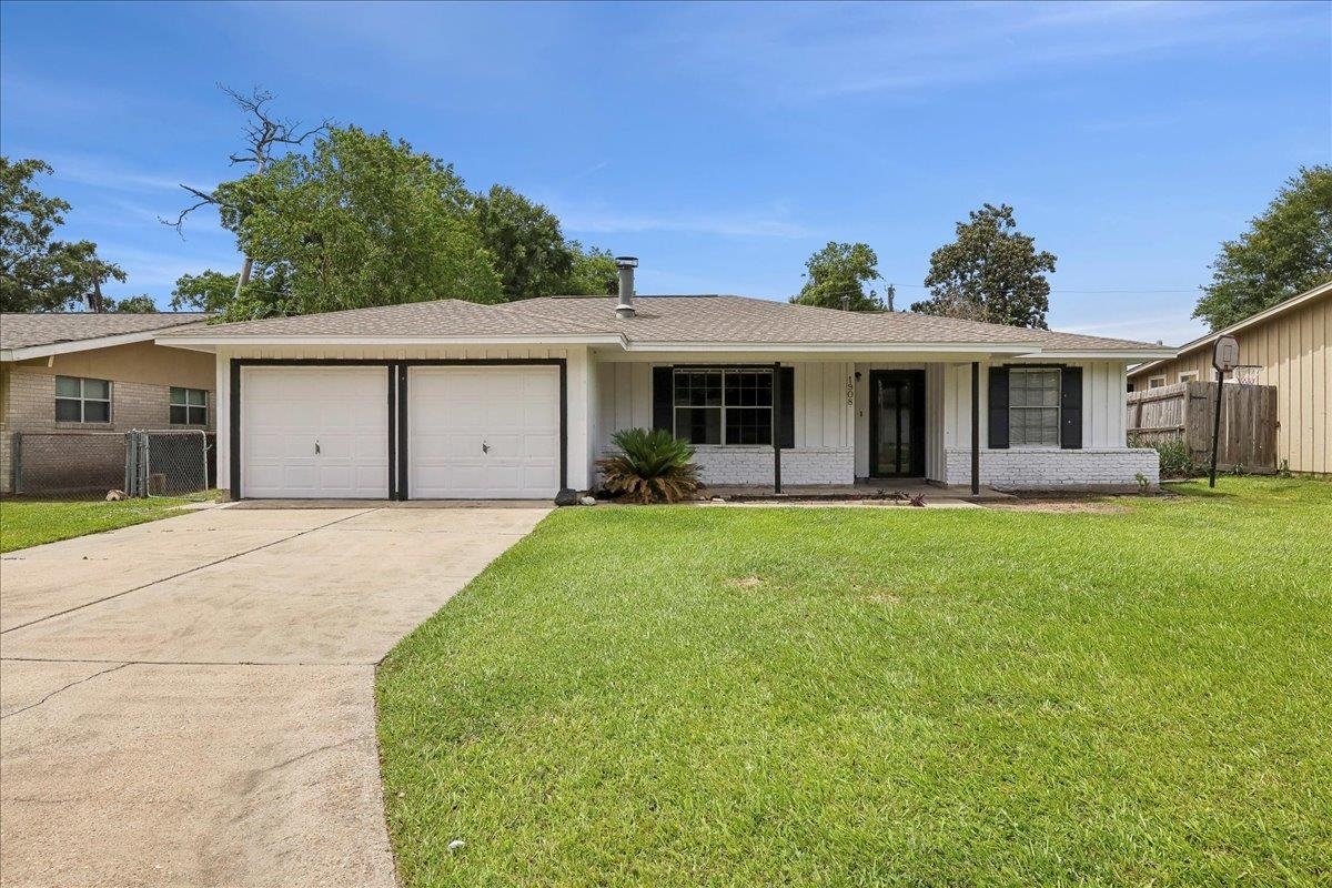 Property Photo: 1908 Maple TX 77632