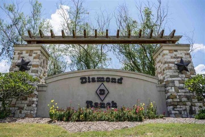 3540 S Pine Island Levee Rd  Beaumont TX 77713 photo