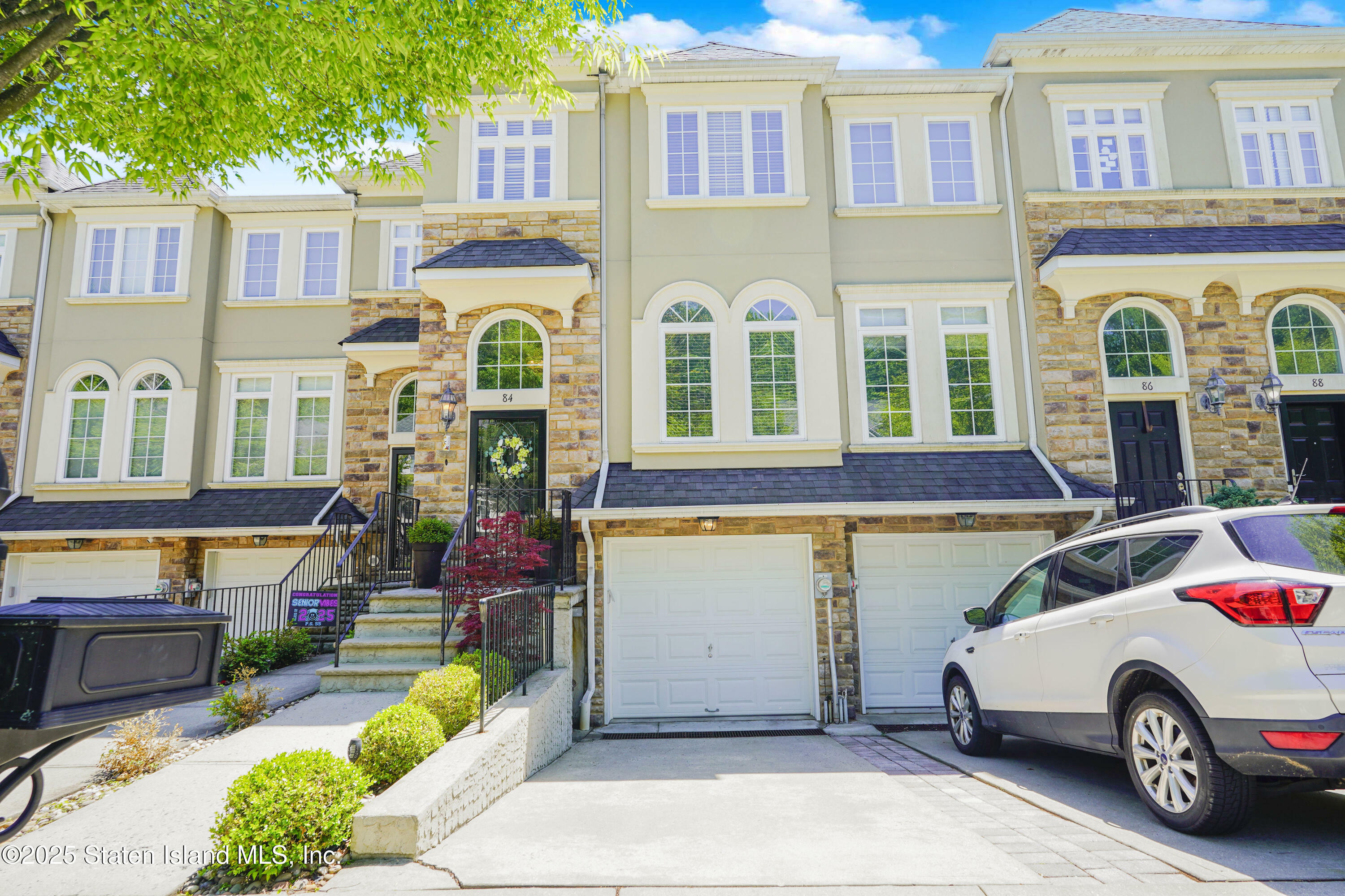 Property Photo: 84 Presentation Circle NY 10312