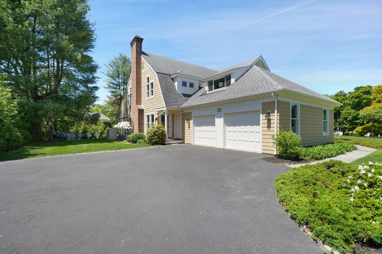 Property Photo: 7 Sherwood Farms Lane CT 06880