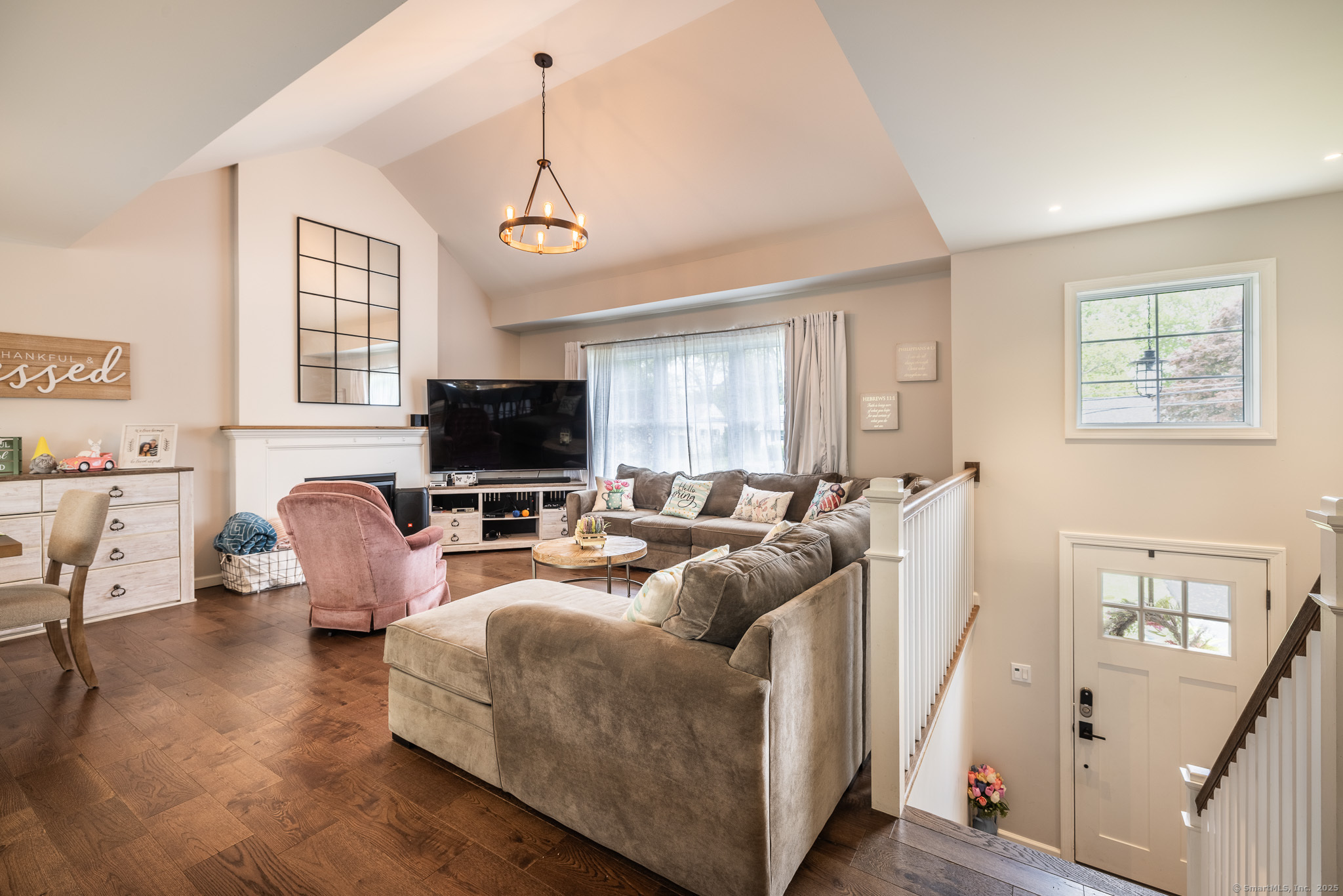 Property Photo: 20 Jeffrey Lane CT 06451