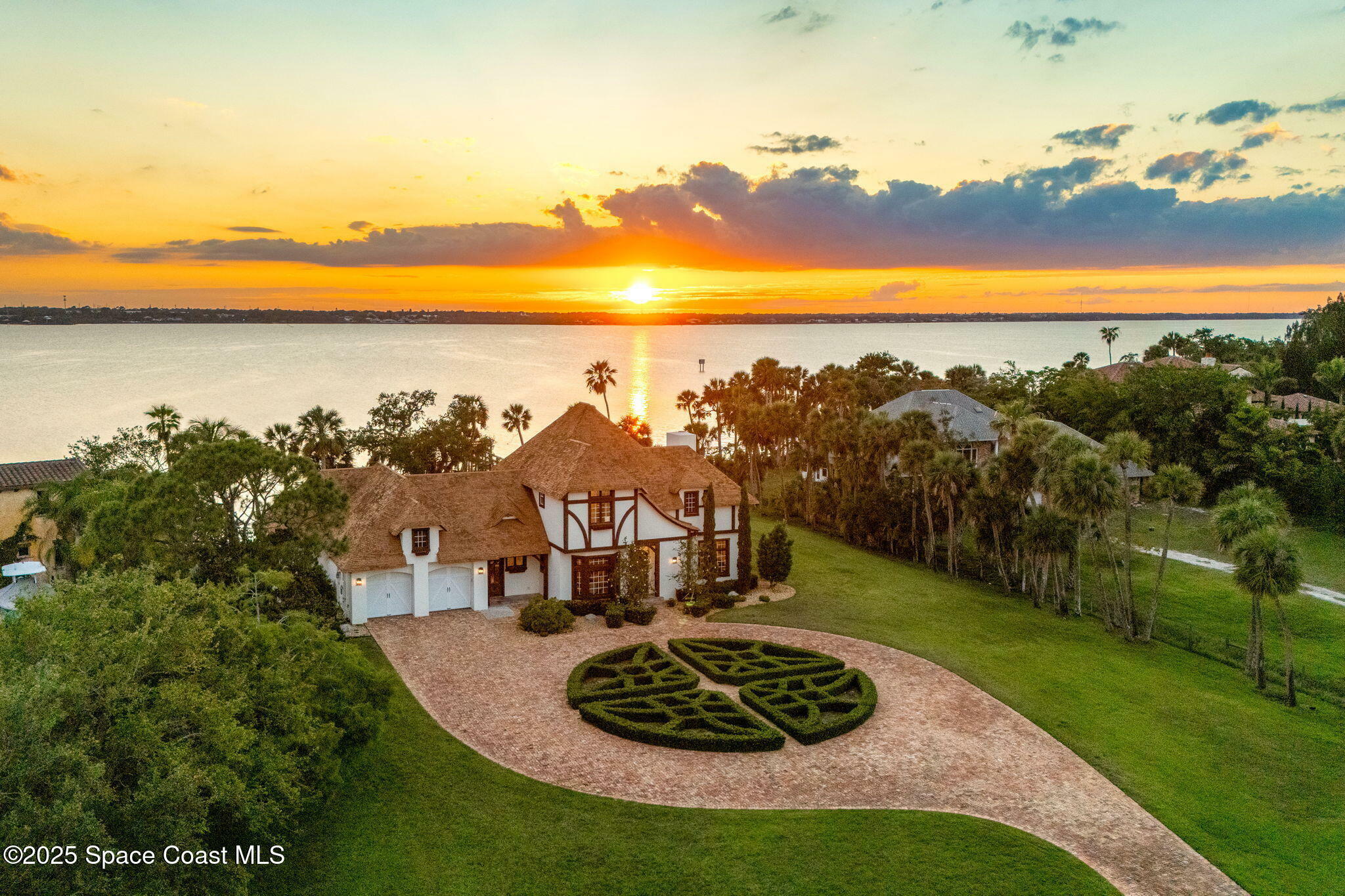 Property Photo: 7021 S Tropical Trail FL 32952