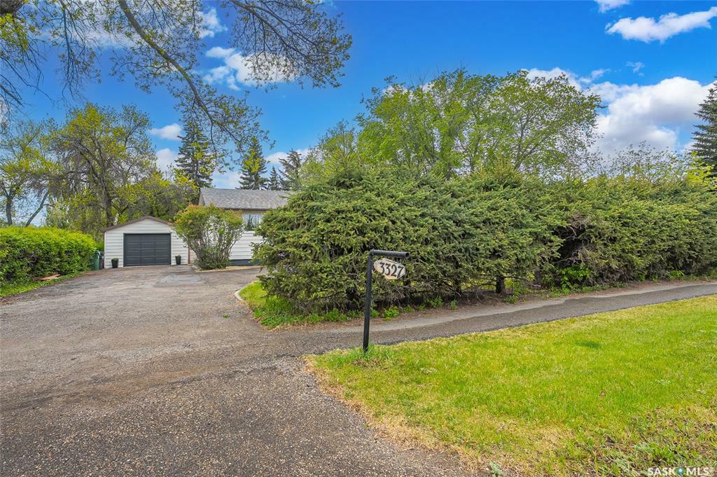 Property Photo: 3327 11th Street W SK S7M 1K3