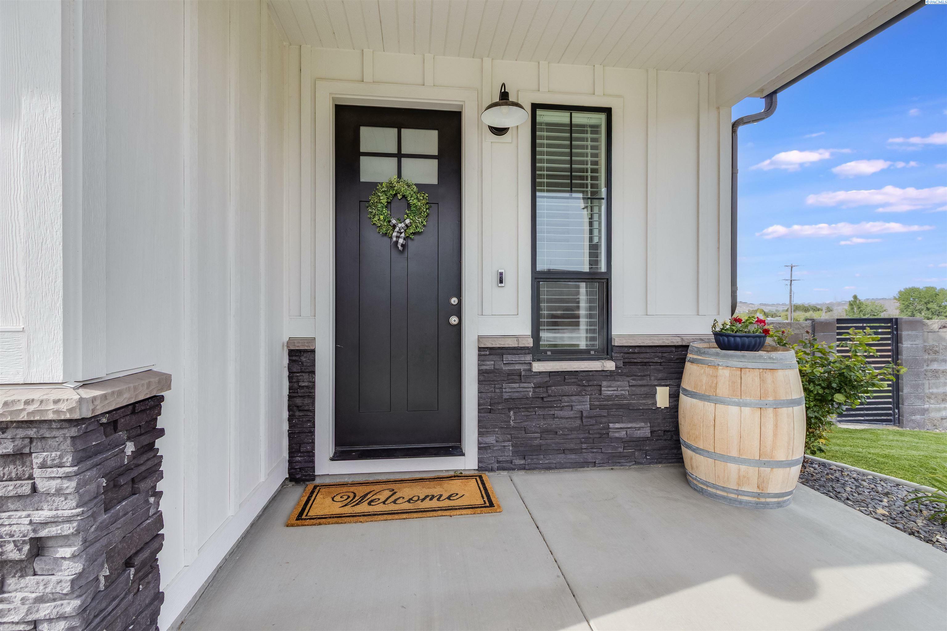 Property Photo: 10419 Summit View Ct WA 99338