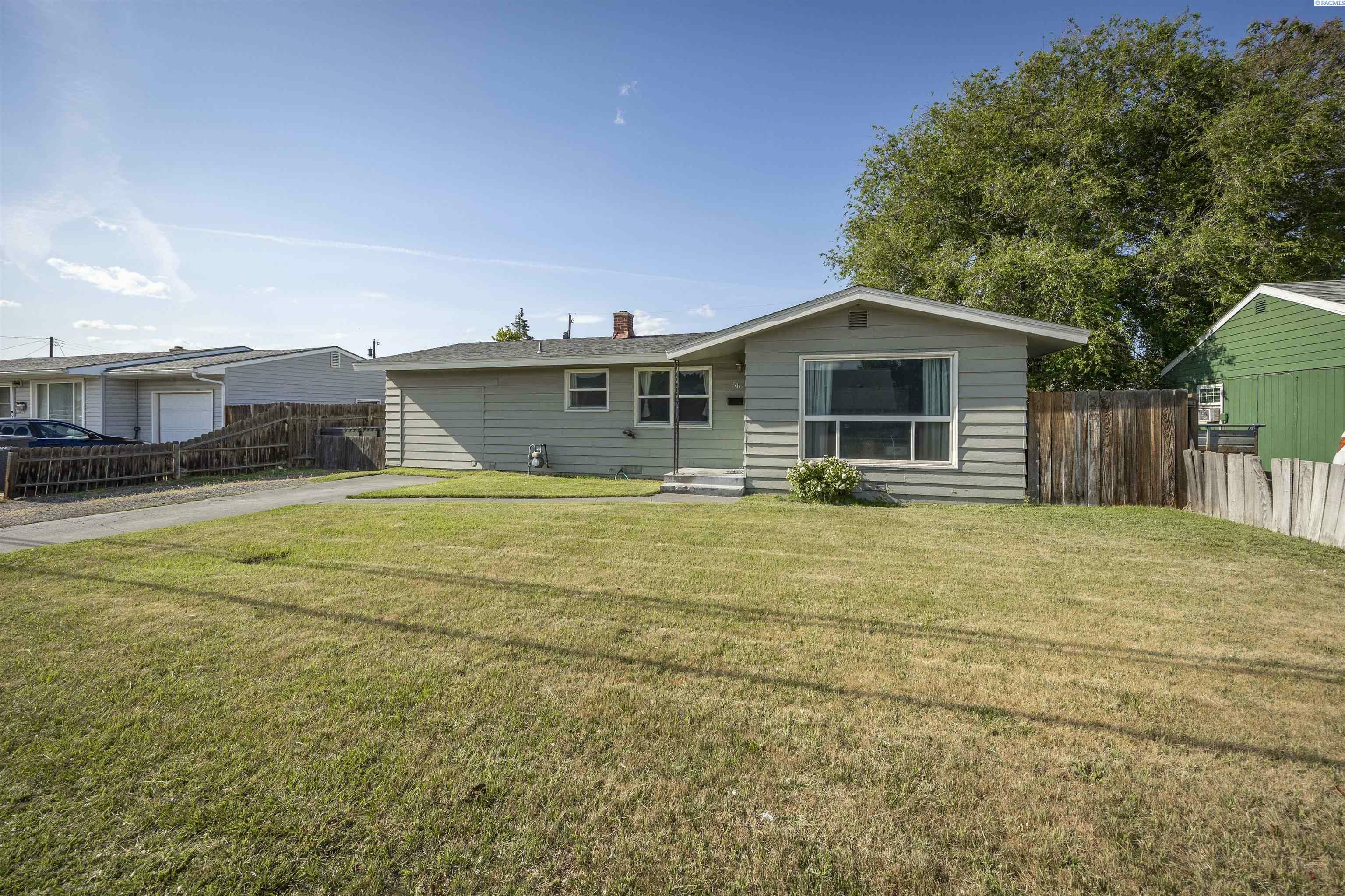 Property Photo: 516 W 10th Ave WA 99336