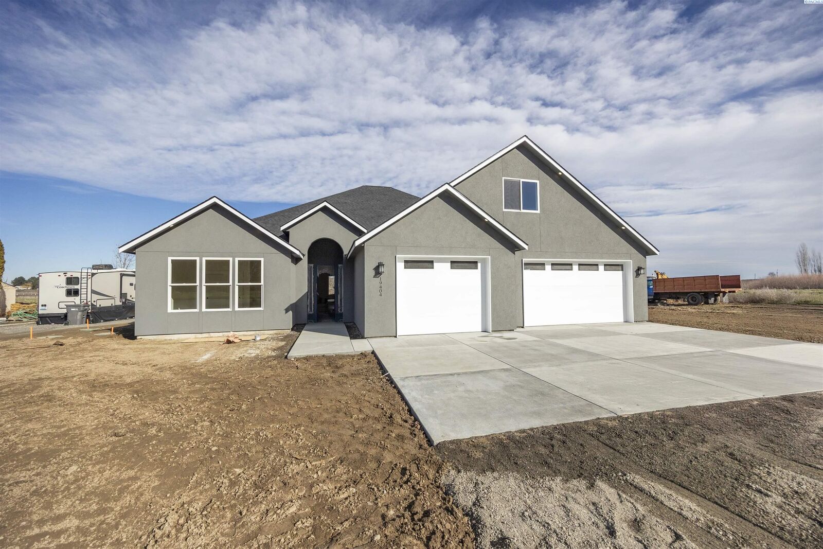 Property Photo:  19404 1591 Pr SW  WA 99350 