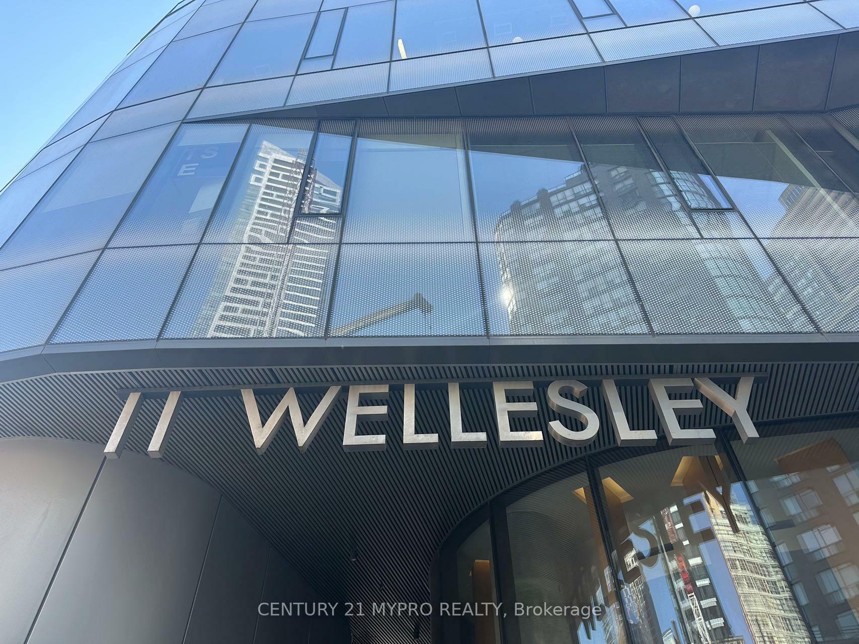 Photo de la propriété: 11 Wellesley Street W 4502 ON M4Y 1E8