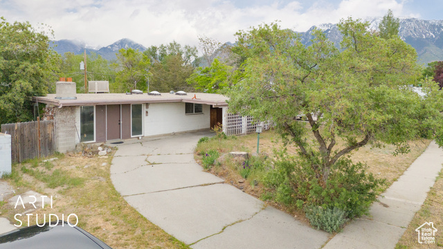 Property Photo: 941 E Carnation Dr UT 84094