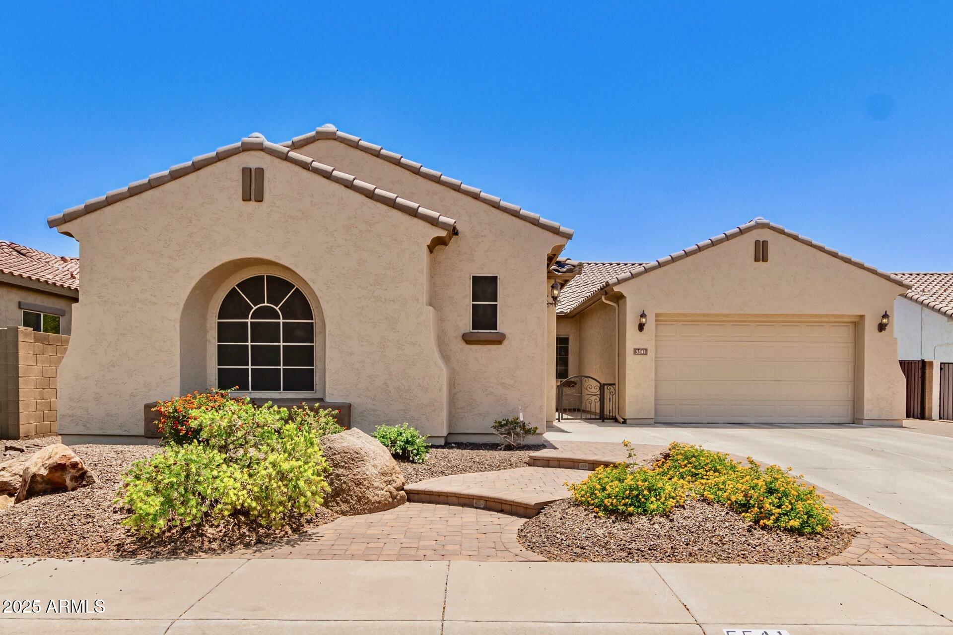 Property Photo: 5541 W Desperado Way AZ 85083