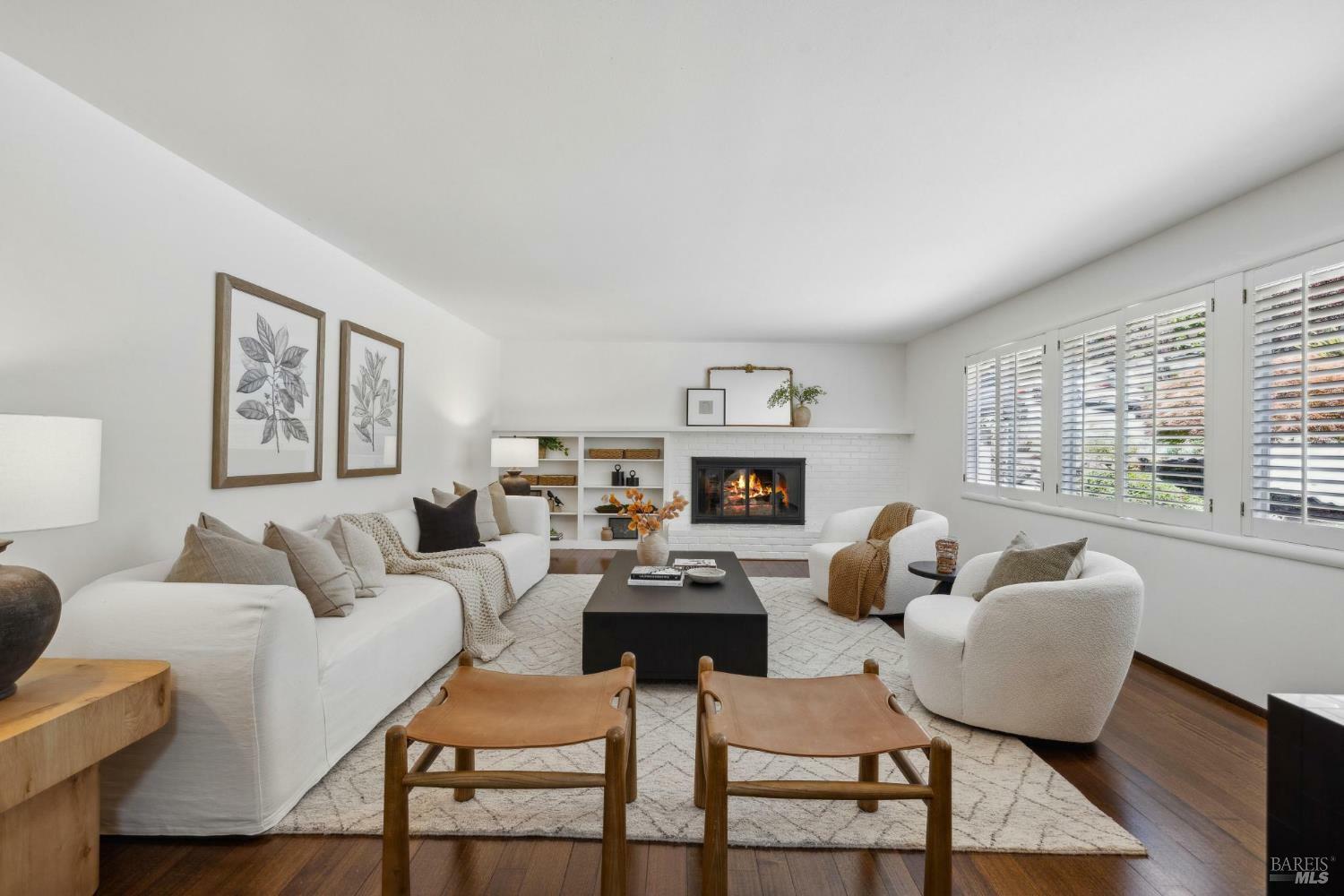 Property Photo: 305 N Almenar Drive CA 94904
