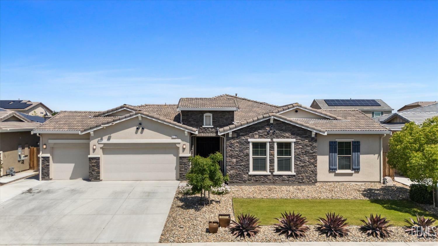 Property Photo:  610 Jacob Creek Drive  CA 93314 