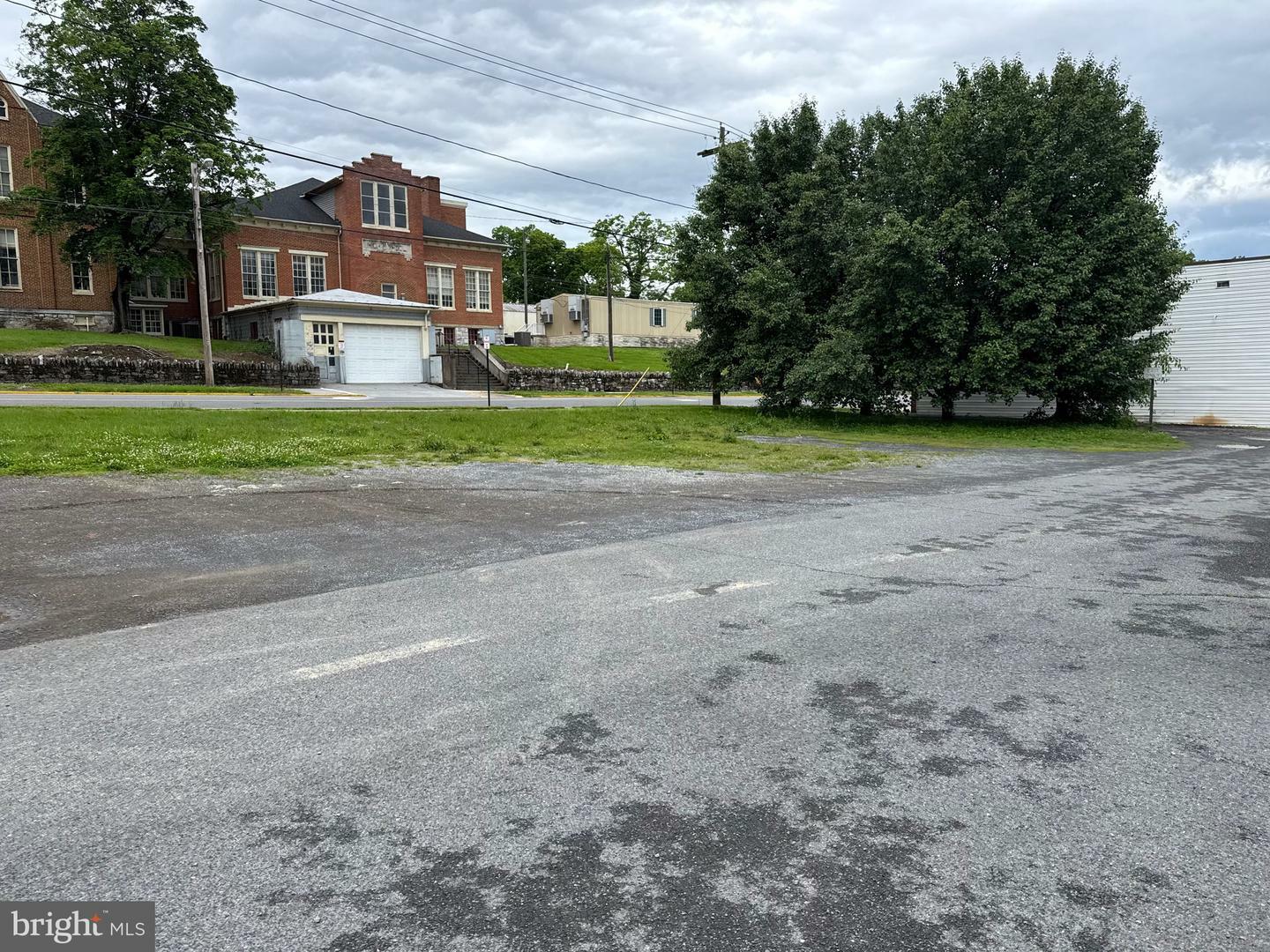 Property Photo: 329 S Queen Street WV 25401