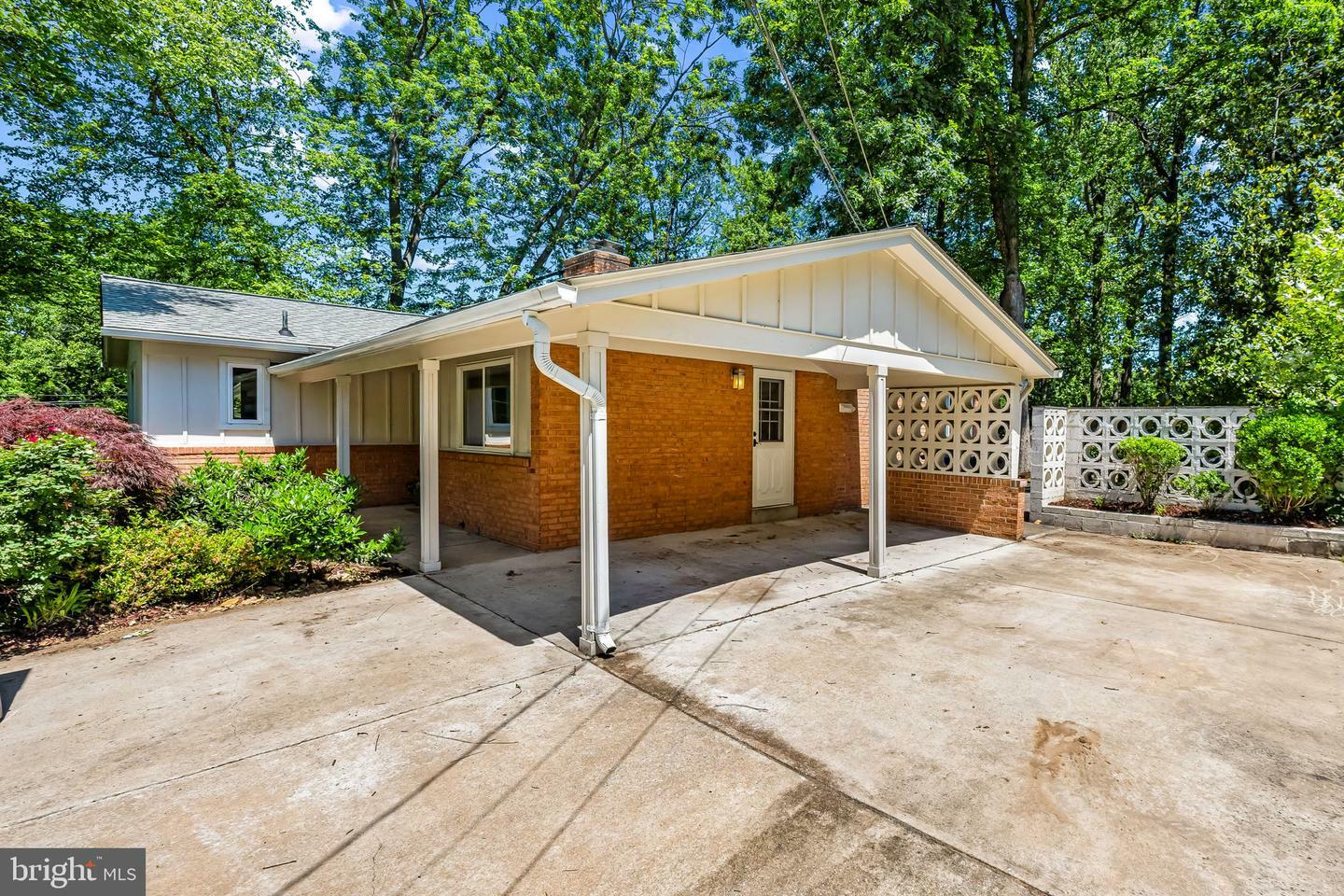 Property Photo: 9815 Inglemere Drive MD 20817
