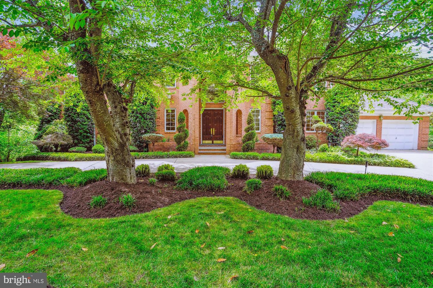 Property Photo: 8005 Glengalen Lane MD 20815