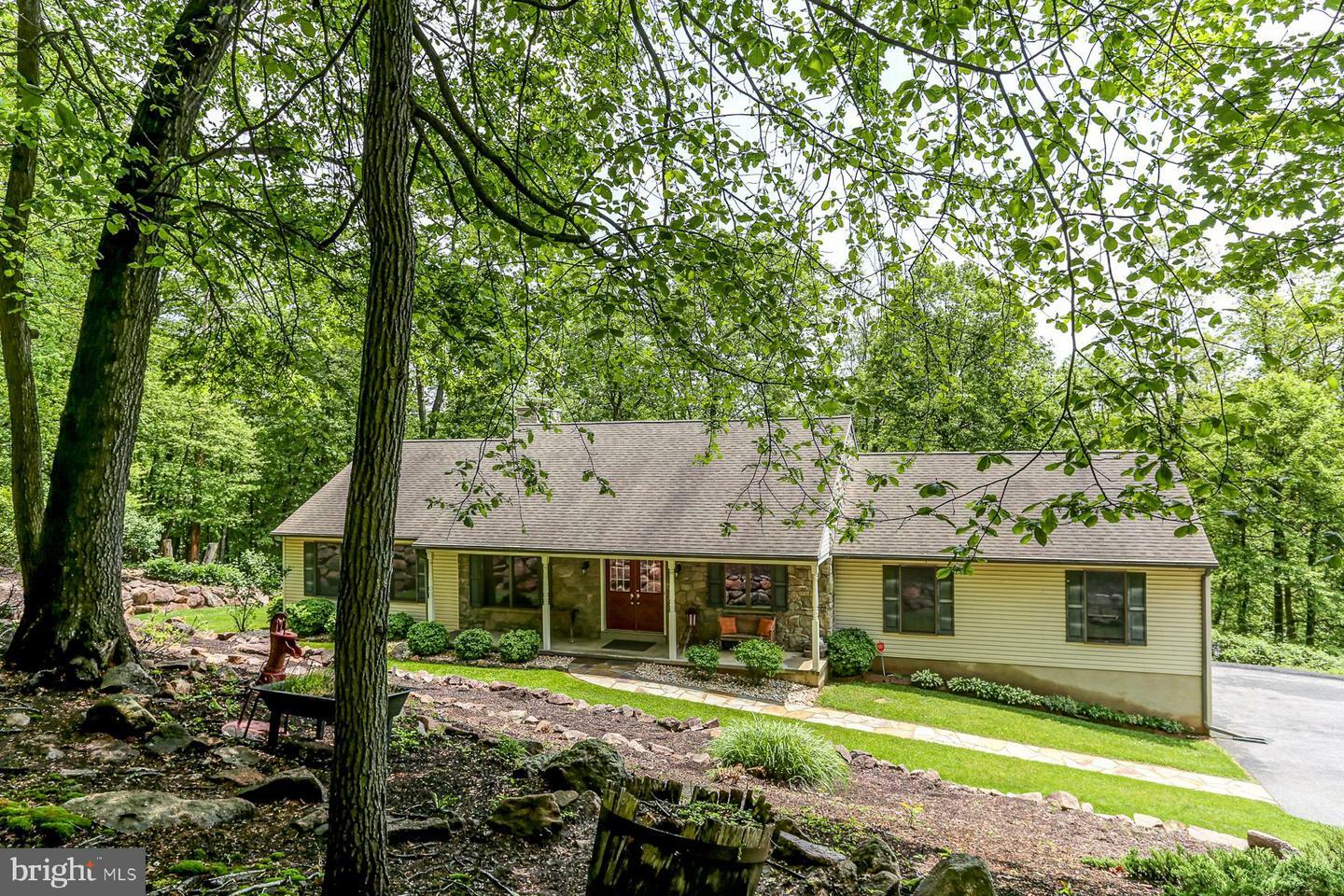 Property Photo: 726 Aspen Lane PA 17042