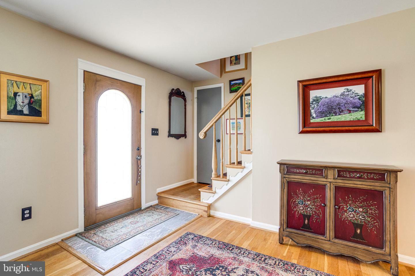 Property Photo: 5518 Kempton Drive VA 22151