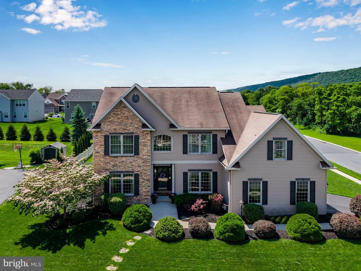 2340 Greenbriar Lane  Enola PA 17025 photo