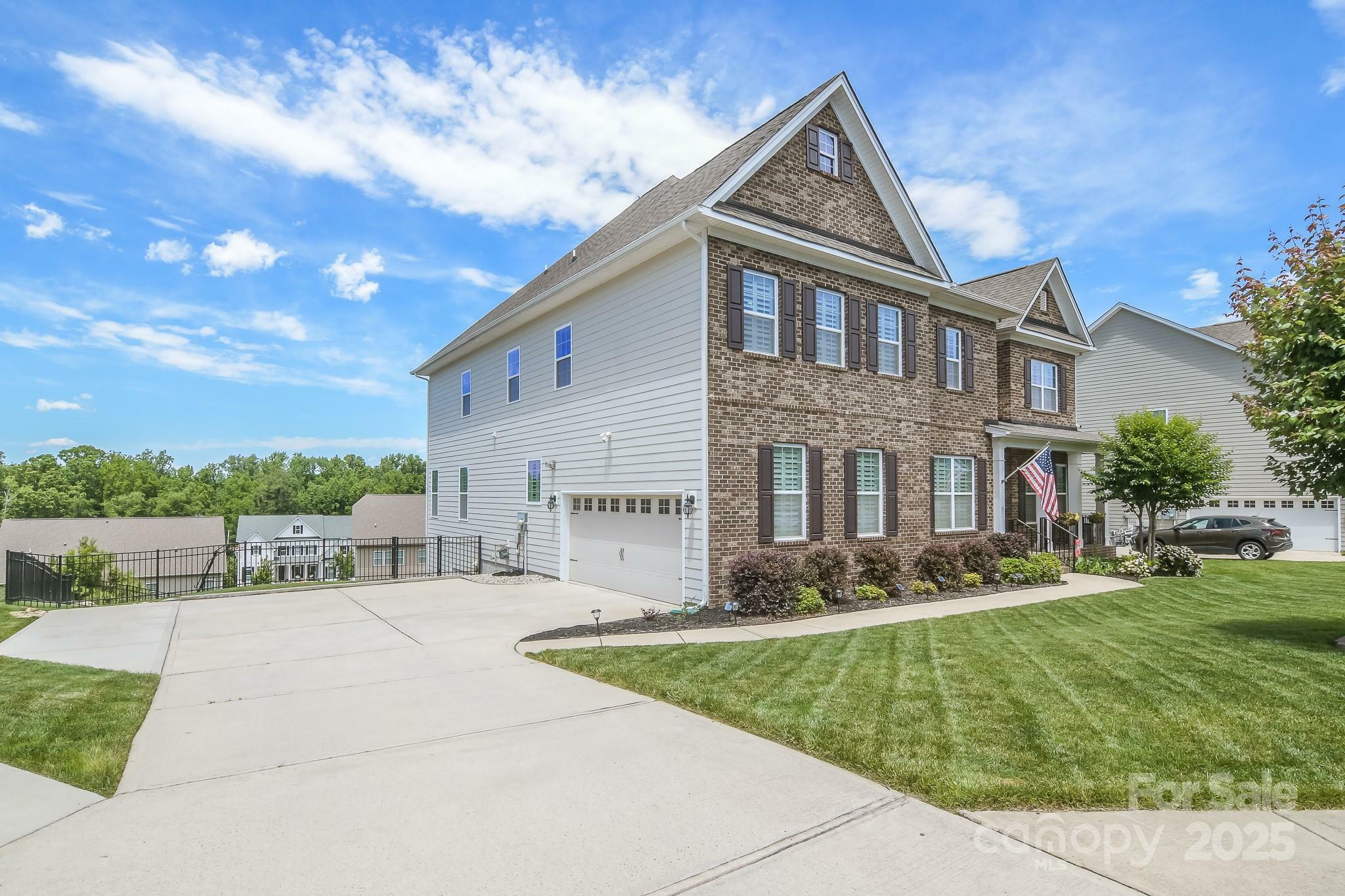 Property Photo: 424 Cassia Court SC 29708