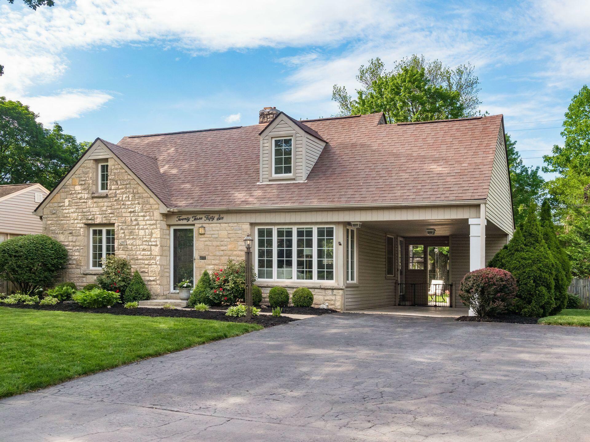 Property Photo: 2356 Swansea Road OH 43221