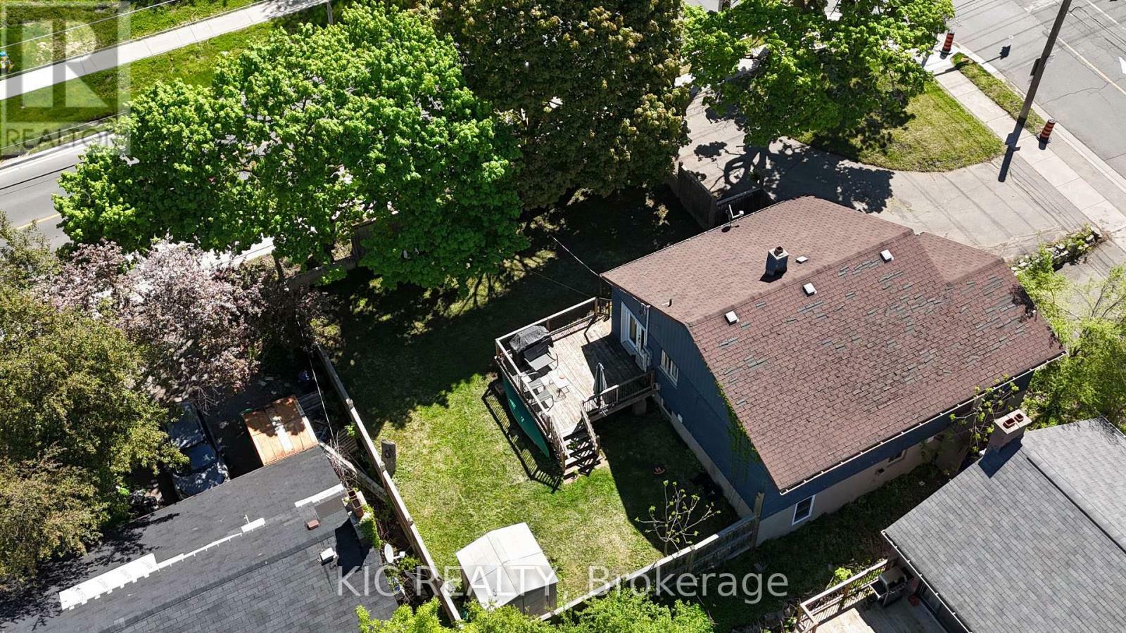 Property Photo:  196 Hunter Street East  ON K9H 1G8 