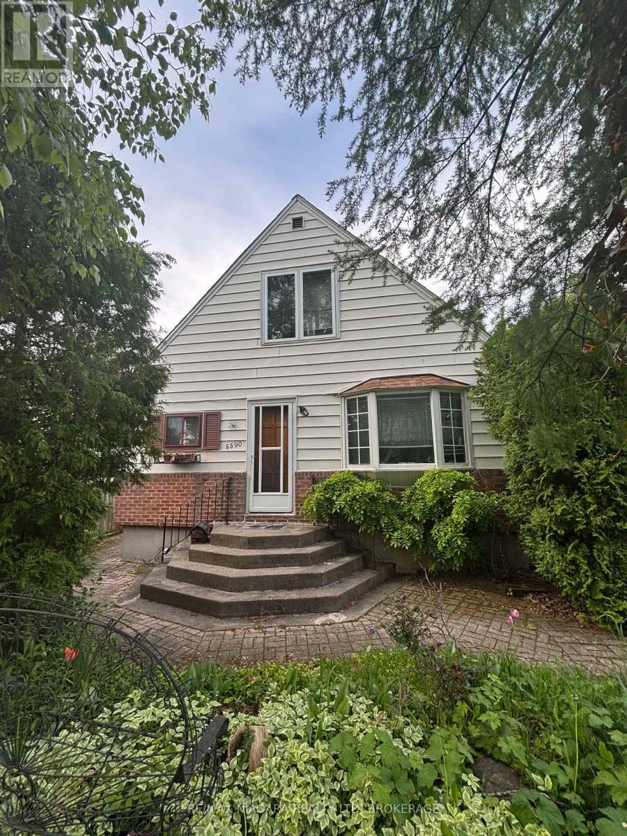 Property Photo:  5590 Glamis Crescent  ON L2G 1G3 