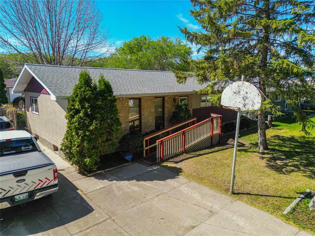 Photo de la propriété: 22 Hazelwood Crescent MB R7A 2J9