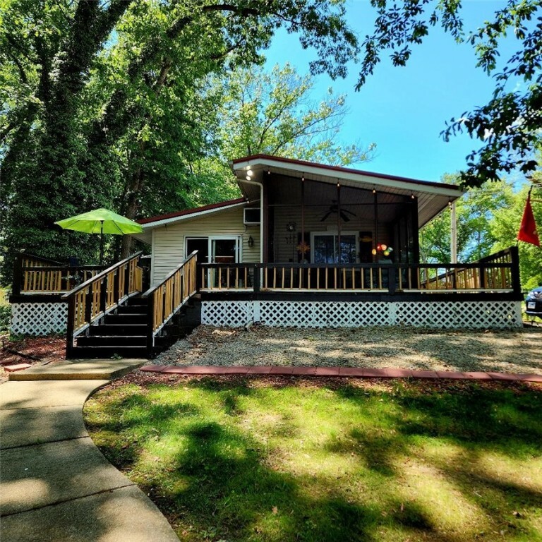 Property Photo: 15 Oak Tree Lane IL 62557