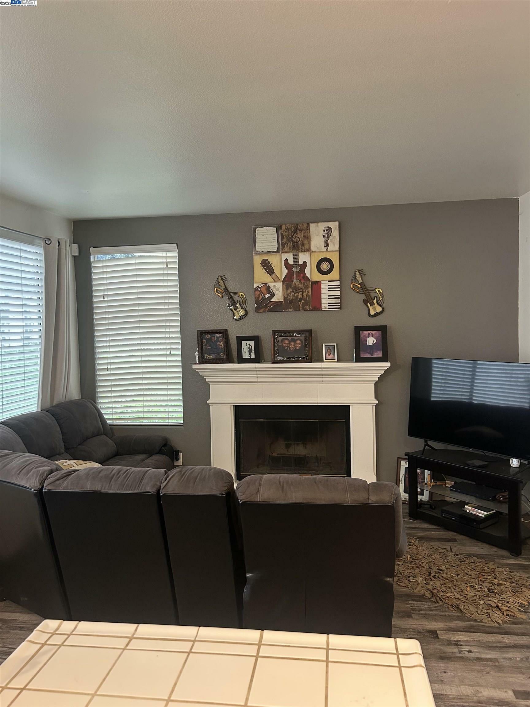 Property Photo: 1145 Camellia Ct CA 94577